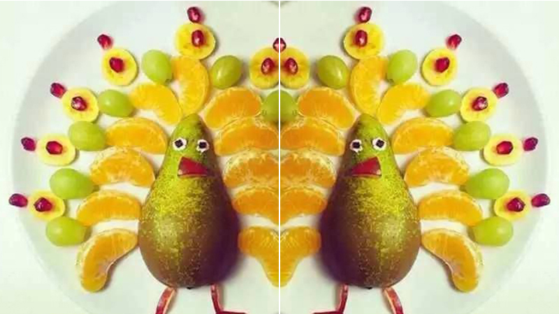 Con công nhiều màu sắc