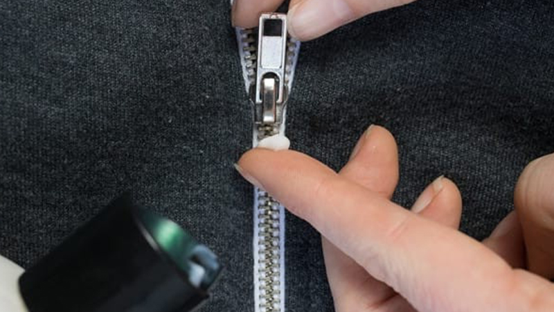 đến dây kéo quần áo cũng cần dầu xả