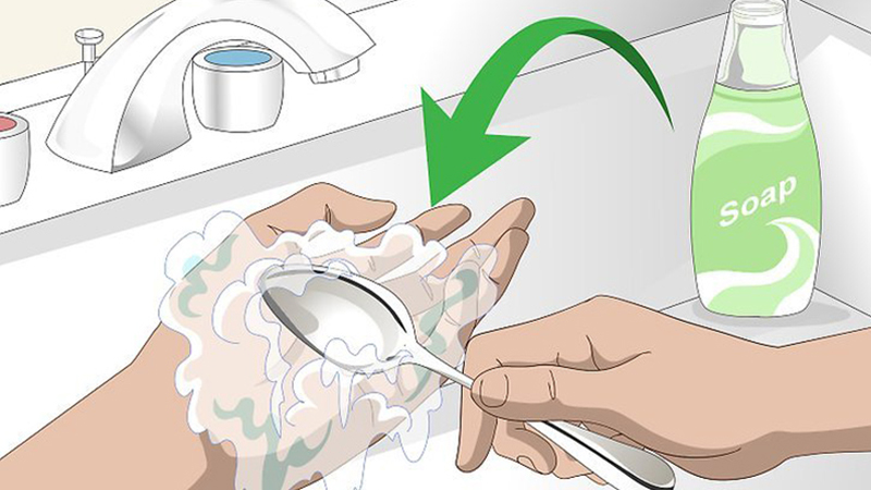 cách loại bỏ mùi tỏi dính trên tay