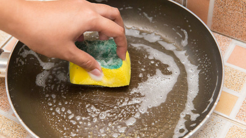 sử dụng chảo chống dính đúng cách