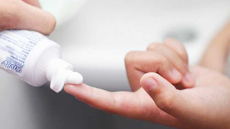 rửa tay bằng Kem đánh răng