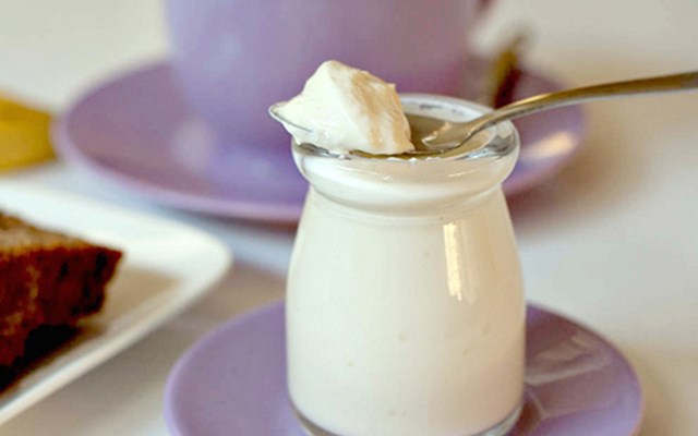 Cách làm yaourt sữa tươi:  