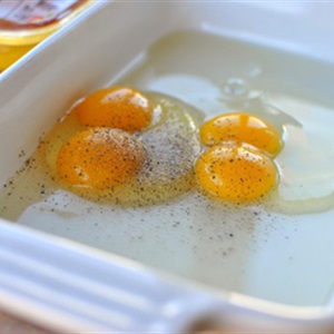 Trứng cuộn nấm kim châm