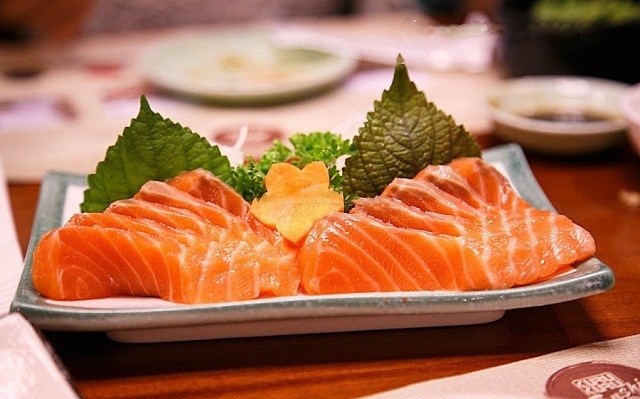 Cách làm sashimi cá hồi  