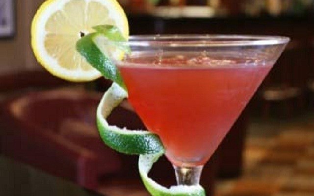 Cách làm cocktail in the pink  