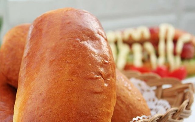 Cách làm bánh mì hot dog  