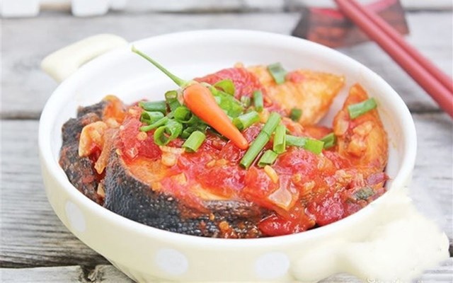 Cách làm cá hồi sốt cà chua  