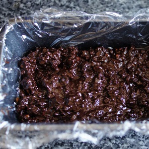 Bánh chocolate nhân thập cẩm
