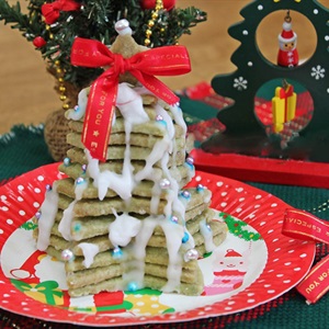 Cây thông Noel từ bánh cookie trà xanh