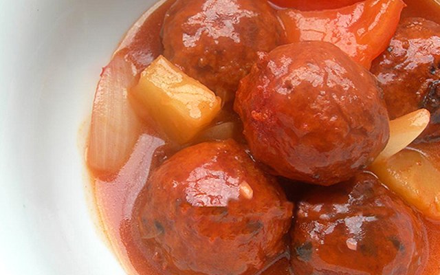 Cách làm thịt gà viên sốt chua ngọt  