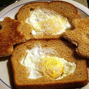 Bánh mì trứng hình thỏ