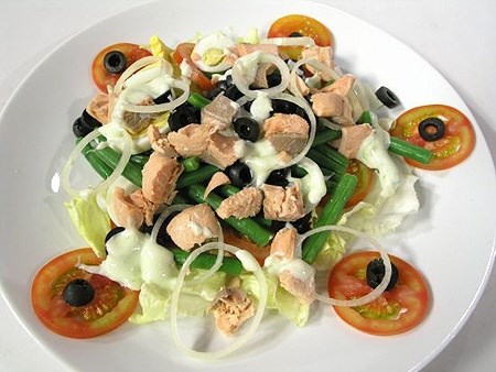 Salad cá hồi cho làn da đẹp  