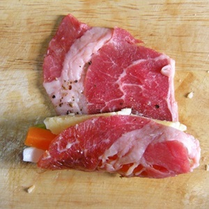 Thịt bò cuộn phô mai