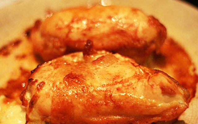 Cách làm gà nhồi phô mai nướng  