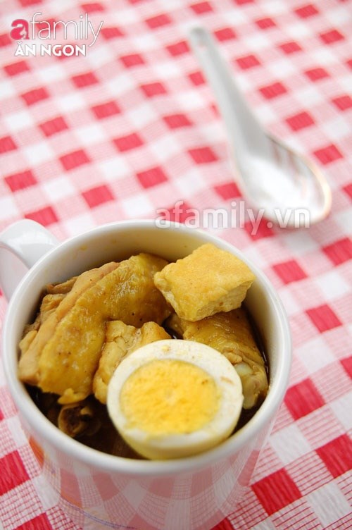 Gà nấu cà ri trứng thơm ngon lạ miệng  