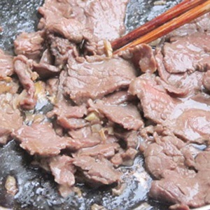 Thịt bò xào củ cải khô