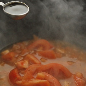 Canh cá nấu cà chua