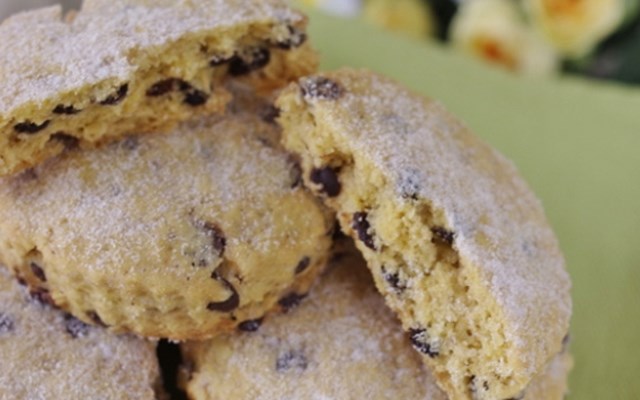 Cách làm bánh quy chocolate chip tẩm đường  