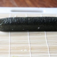 Sushi với cá hồi xông khói thơm ngon