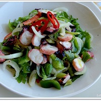 Salad bạch tuộc và bạch tuộc nướng tuyệt ngon