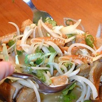 Salad giò lụa đơn giản mà ngon