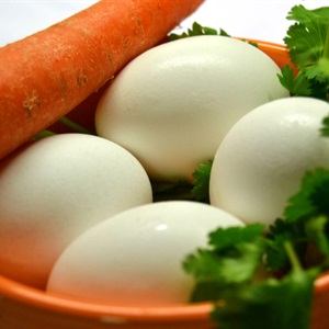 Trứng cuộn cà rốt băm