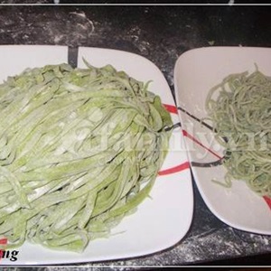 Mỳ Ý xanh tự làm tại nhà.