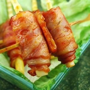 Thịt bacon cuộn măng