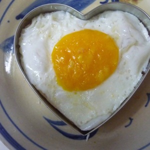 Trứng ốp la hình trái tim