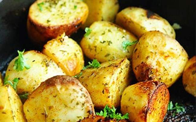 Cách làm khoai tây bỏ lò  