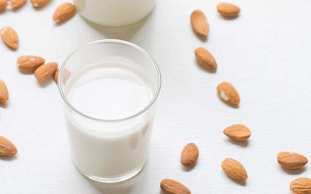 Cách làm sữa hạnh nhân  