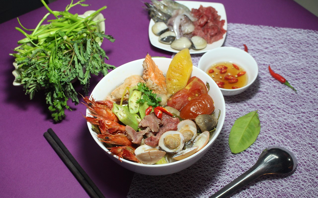 Cách nấu lẩu Thái hải sản chua cay  