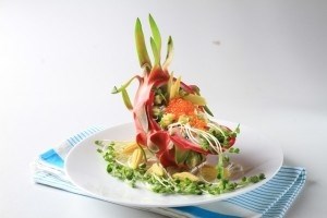 Salad bắp non trứng cá hồi  