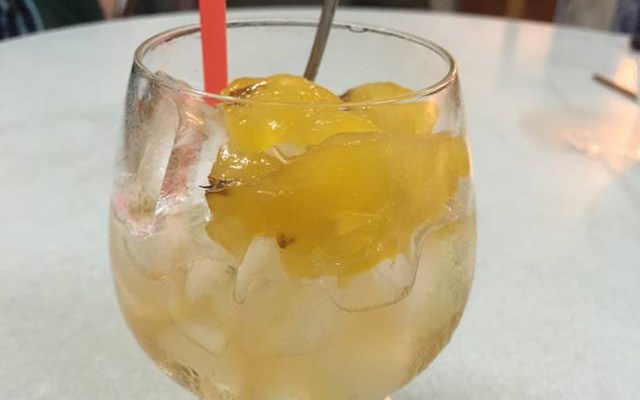Cách làm cocktail trái thơm  