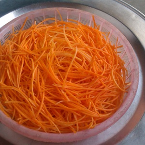 Mứt cà rốt bào sợi