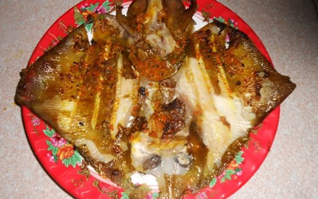 Cách làm cá đuối nướng nghệ  