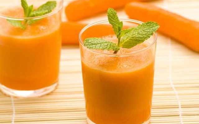 Cách làm nước cam cà rốt vị gừng  