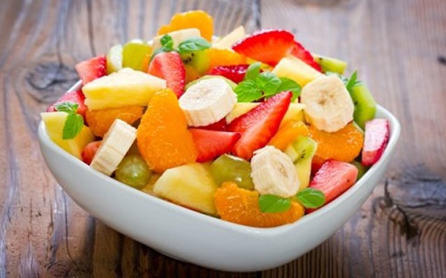 Cách làm salad trái cây trộn chua ngọt  