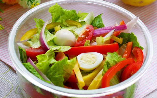 Cách làm salad sắc màu  