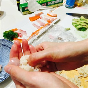 Tự làm sushi nắm nigirizushi