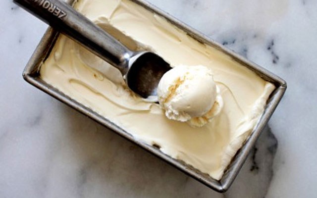 Cách làm kem vani mịn dẻo  