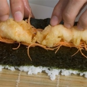 Sushi cuộn xoài