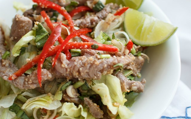 Cách làm salad thịt bò kiểu Thái  