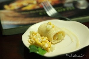 Mỳ ý cuộn ngô xốt mayonaise  
