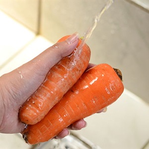 Nước ép cà rốt bằng máy xay sinh tố