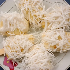 Kem chuối phủ dừa