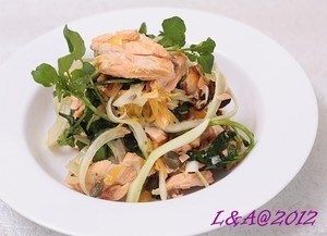 Salad cá hồi với rau cải xoong và cam  