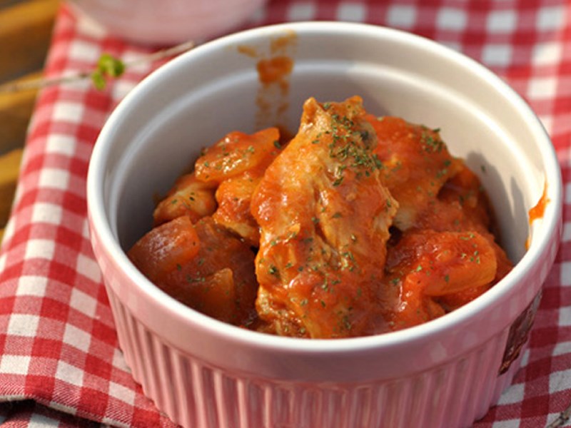 Cách làm cánh gà rim cà chua  