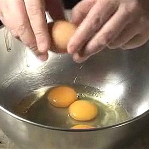 Trứng chiên ngô