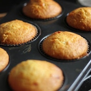 Muffin chocolate trắng với cam
